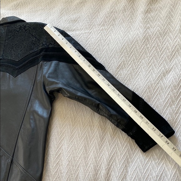 Vintage Black Leather Trench Coat with Mandala Design and Embroidered Suede Goth - Picture 15 of 17